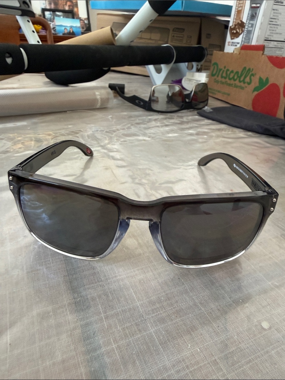 Oakley holbrook Frame: Dark Ink Fade
Lens: Prizm Black Iridium Polarized